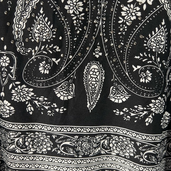 Black and White Paisley Blouse - Picture 3 of 9